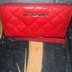 Authentic Michael Kors Susannah Quilted-Leather SmartphoneWristlet Red USED ONCE